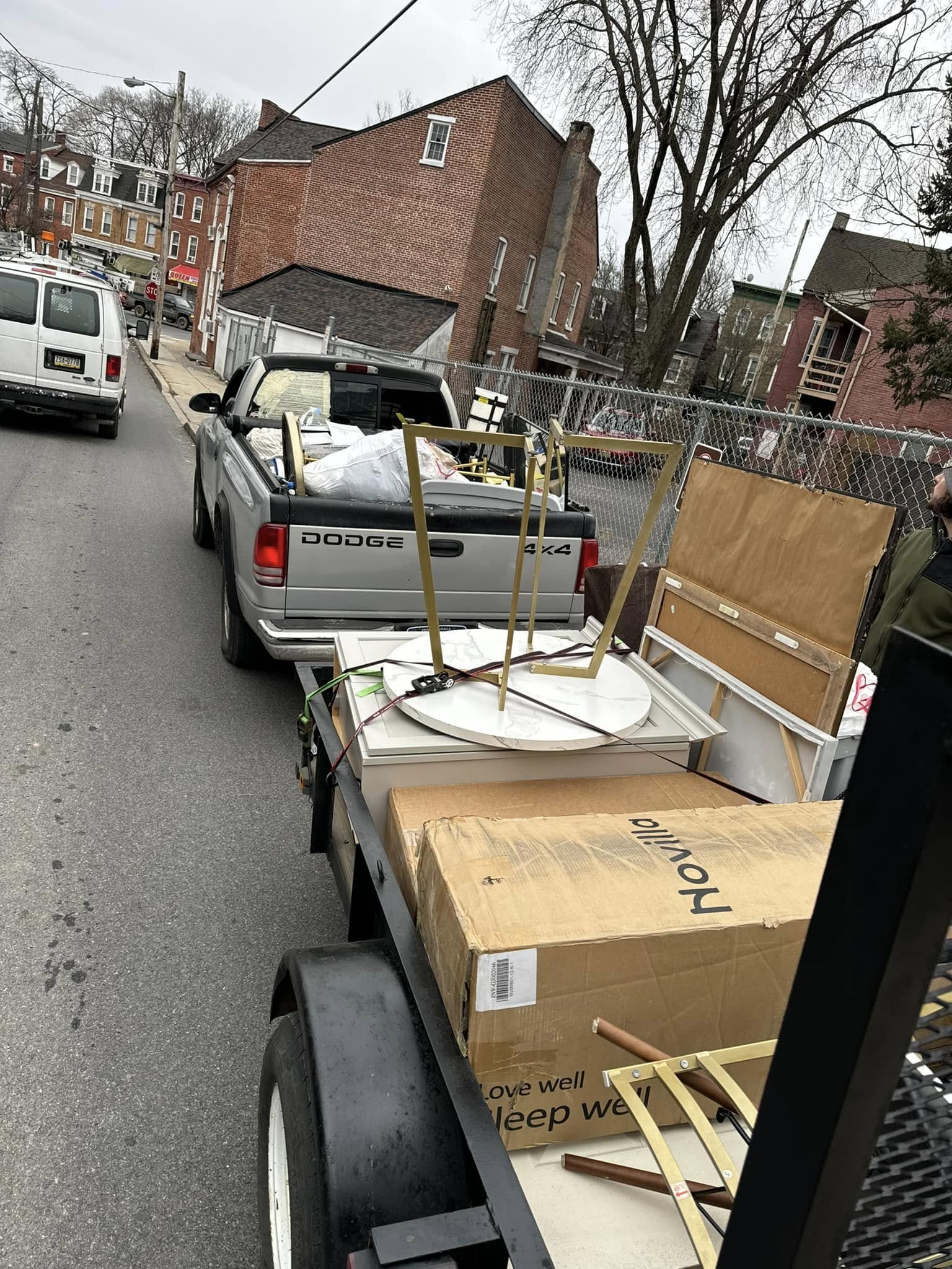 Trash & Hauling Service